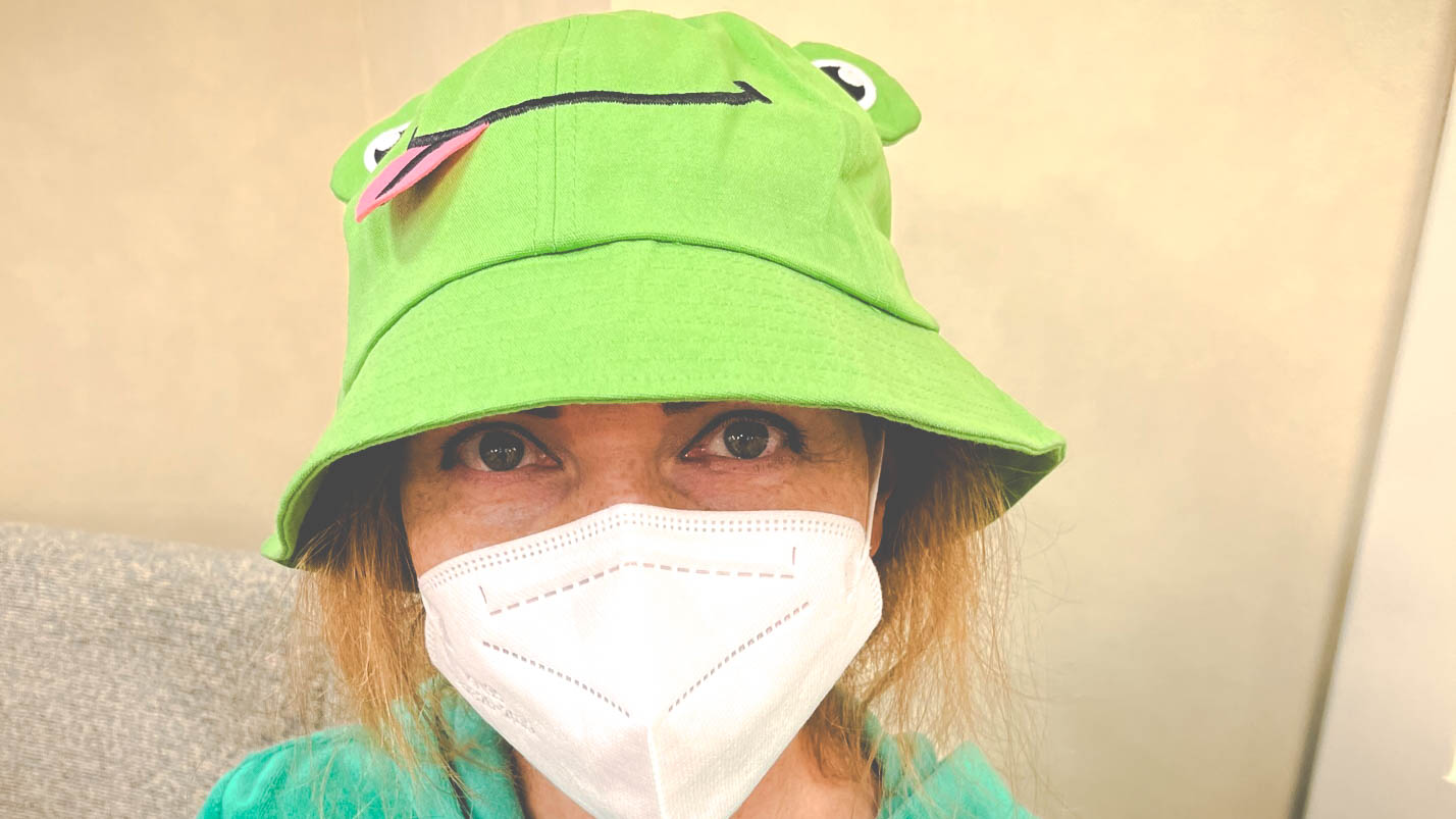Frog hat
